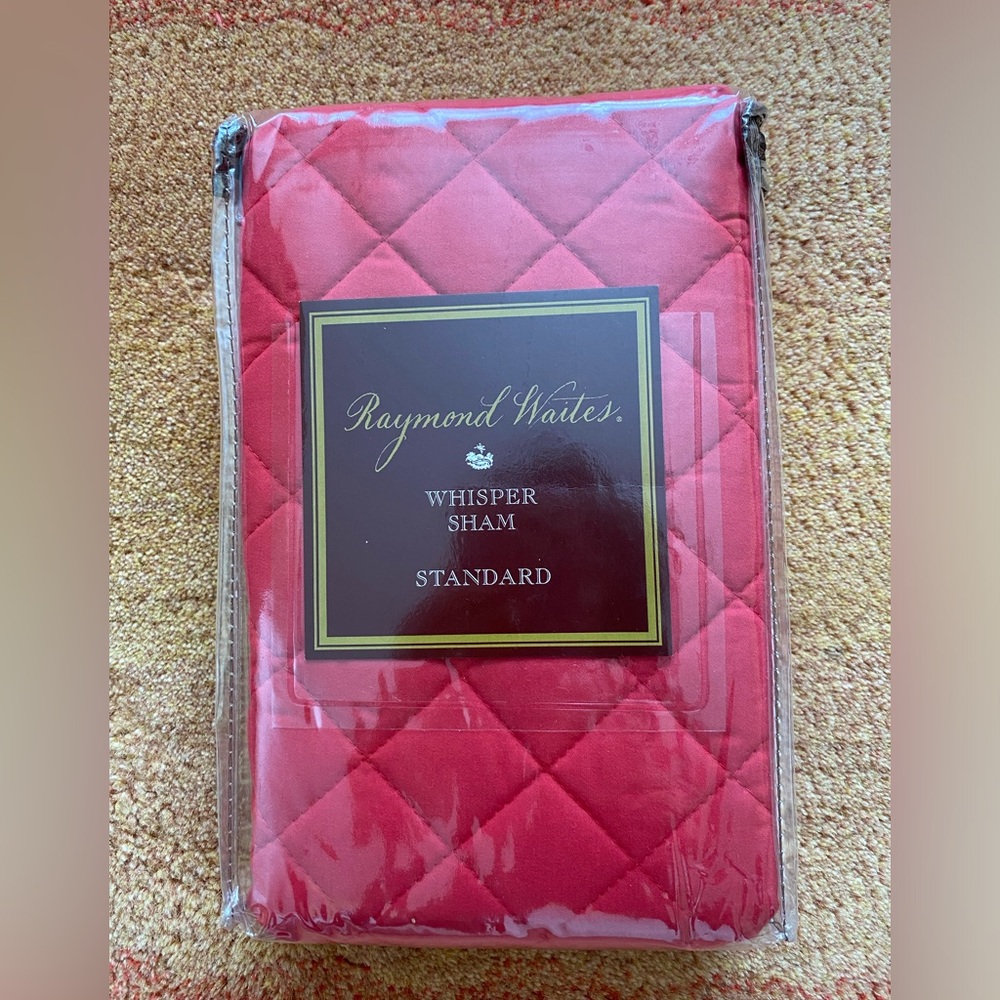 100% COTTON 310TC RAYMOND WAITES WHISPER DIAMOND QUILTED SHAM-RED 20"x26" NEW